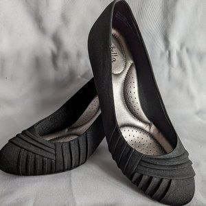 Abella Women's Black Heels Size 7